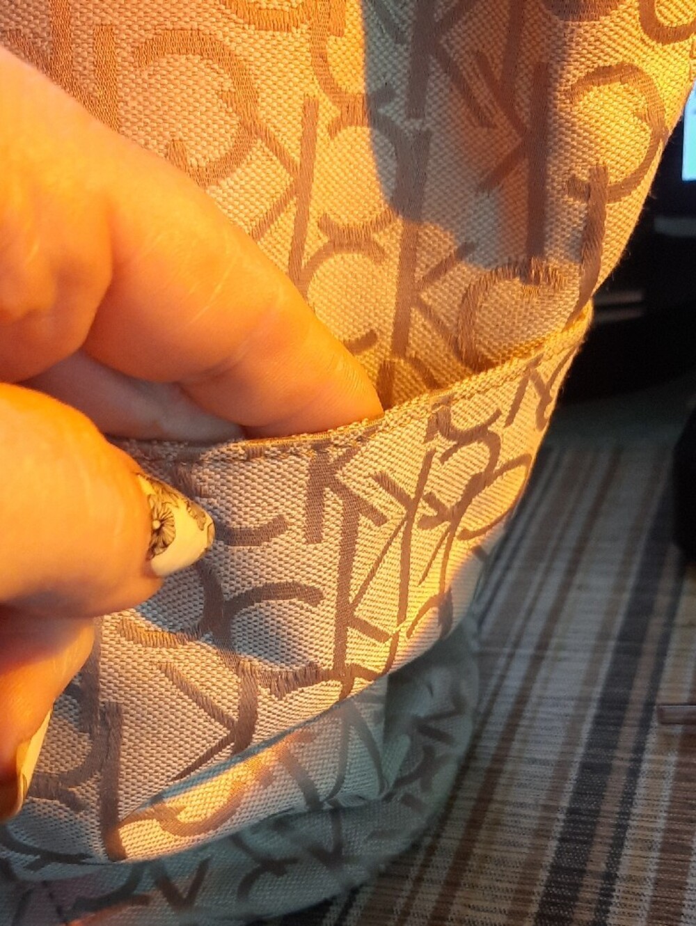 Calvin Klein Cream Tote with Gold Chain Handles - Picture 2 of 9
